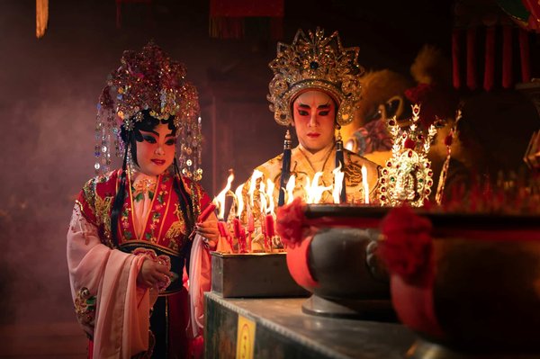 What are the best UK cruises for experiencing live opera performances?