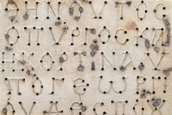 How do you apply for entry to the Chelsea Flower Show?